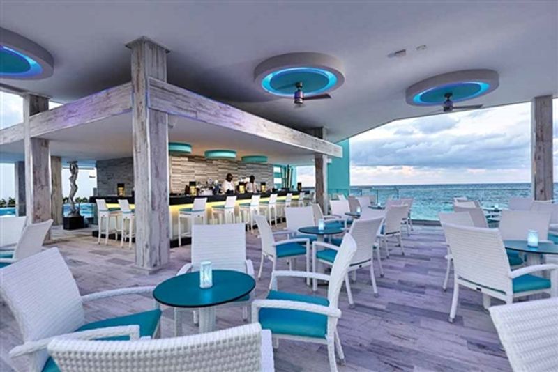 6307 casino drive paradise island bahamas